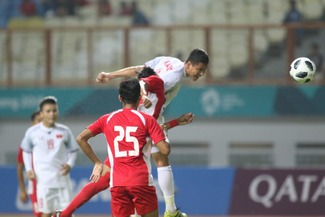 U23 Việt Nam &#34;xé lưới&#34; Nepal: &#34;Song Đức&#34; tỏa sáng & cú đánh đầu sấm sét - 1