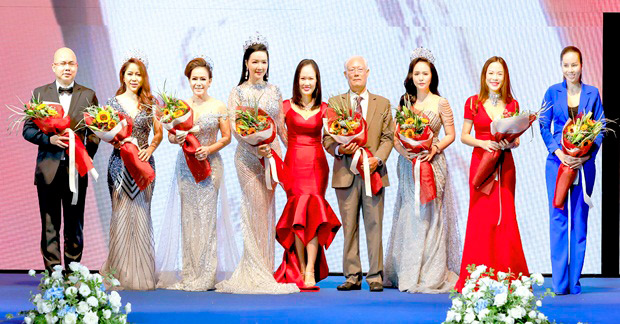 Á hậu Tố Uyên &#39;thổi hồn&#39; vào những bước catwalk của dàn thí sinh Miss Mighty - 1