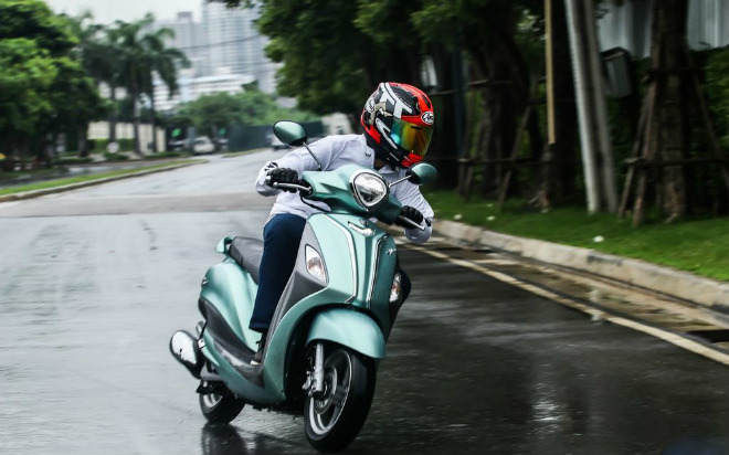 Đánh giá toàn diện Yamaha Grande Hybrid xanh ngọc bích - 12