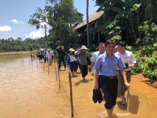 Nóng 24h qua: Chuyện gì đã xảy ra trong vụ ong đốt cả nhà, 2 người chết? - 2