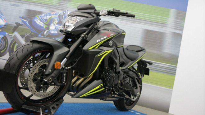 Suzuki GSX-S1000 và R1000R ra màu “bạch mã và báo đen” cực ngầu - 3