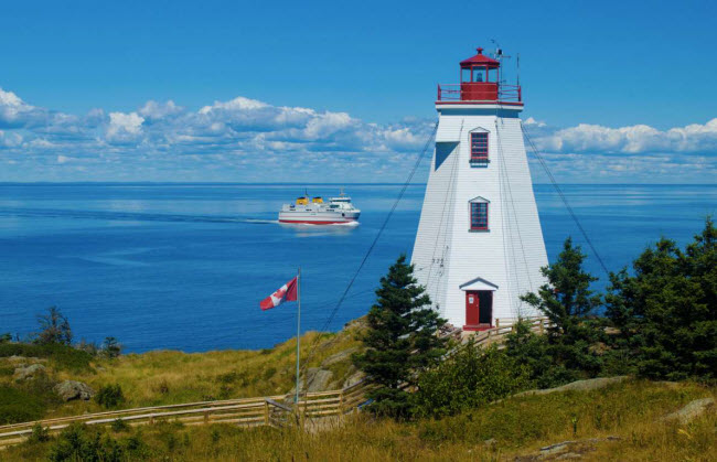 Grand Manan, Canada: Hòn đảo tại vịnh Fundy rất thanh bình và không có đèn tín hiệu giao thông trên đường. Du khách chắc chắn sẽ mê đắm với phong cảnh dọc bờ biển, hang động và các ngọn hải đăng cổ.