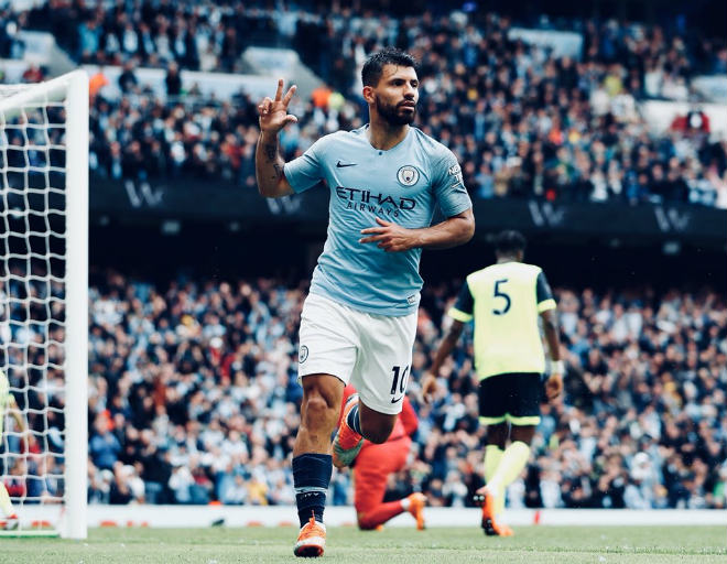 Chấm điểm siêu sao Vòng 2 Ngoại hạng Anh: Aguero thách thức &#34;vua hat-trick&#34; - 1