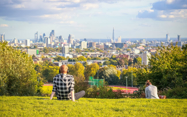 Đồi Parliament Hill được coi là mái nhà của thành phố London, Anh. Từ độ cao khoảng 100m, du khách có thể chiêm ngưỡng toàn cảnh thành phố.