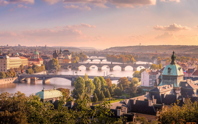 Công viên Letna ở thành phố Prague, Cộng hòa Czech, nổi tiếng với không gian xanh và yên tĩnh. Nơi đây cũng có một số điểm quan sát, giúp du khách ngắm toàn cảnh thành phố.