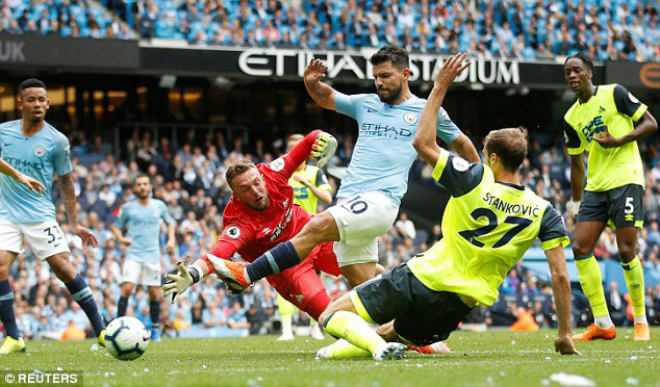 Tuyệt đỉnh vòng 2 Ngoại hạng Anh: &#34;Cuồng phong&#34; Man City, Chelsea mỹ miều &#34;Sarri-ball&#34; - 1