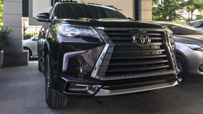 Chi tiết Toyota Fortuner 2018 sau khi lắp xong bộ phụ kiện giá hơn 100 triệu đồng - 1