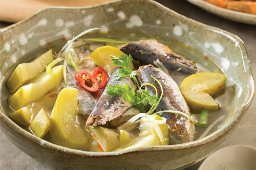 Cách nấu canh cá nục bầu chua dân dã chiêu đãi cả nhà - 3