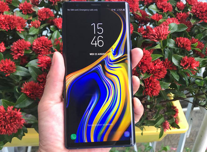 Mua ngay Galaxy Note9 đã &#34;lên kệ&#34; hay đợi iPhone 2018? - 3