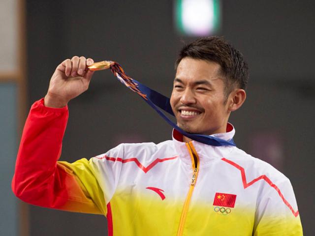 Sững sờ ASIAD: Lin Dan chưa thi đấu, đến rồi về vẫn nhận HCV