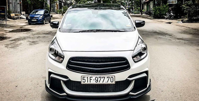 Kia Rondo &#34;độ&#34; bodykit lạ mắt tại Sài Gòn - 4