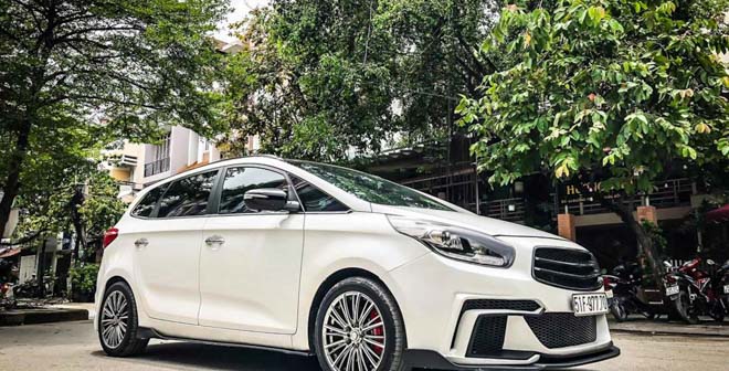 Kia Rondo &#34;độ&#34; bodykit lạ mắt tại Sài Gòn - 5