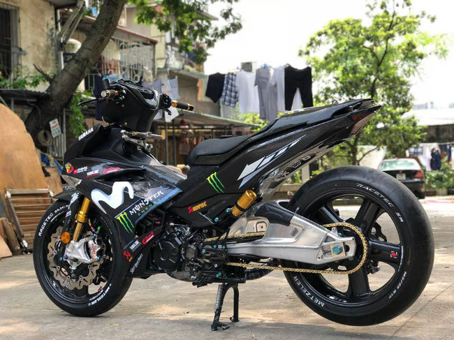 2019 Yamaha Exciter độ nhìn từ phía sau.