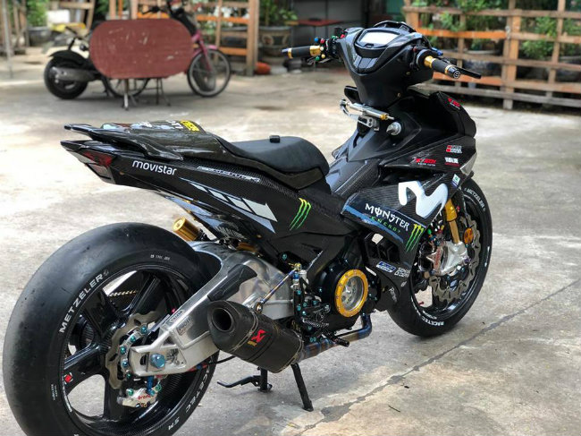 2019 Yamaha Exciter độ của dân chơi Hà Thành đang gây sốt mạng xã hội.