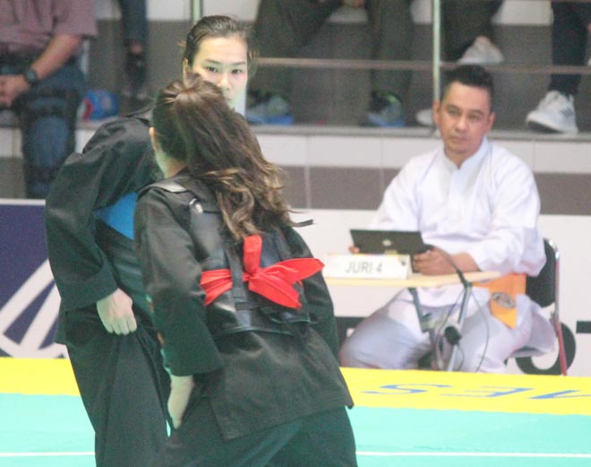 Võ sỹ Việt ra đòn, thêm một người đẹp bị hạ đo ván môn pencak silat ASIAD - 4