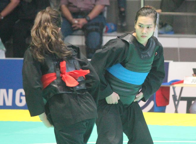 Võ sỹ Việt ra đòn, thêm một người đẹp bị hạ đo ván môn pencak silat ASIAD - 5