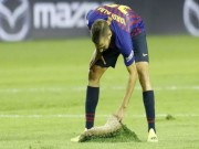 Bóng đá - Barca suýt ôm hận vì sân như mặt ruộng: Messi sợ không dám rê dắt