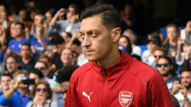 Chuyển nhượng HOT 27/8: Arsenal cân nhắc bán đứt Mesut Ozil - 1