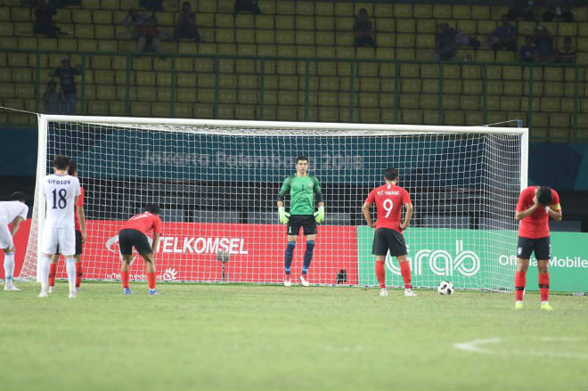 Son Heung Min &#34;yếu tim&#34; né 11m, U23 Hàn Quốc bật khóc đợi U23 Việt Nam - 1