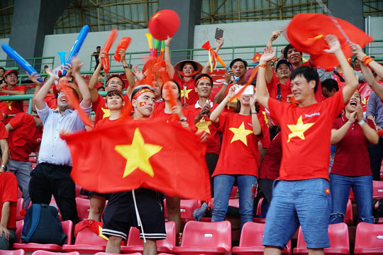 Đổ xô mua tour sang Indonesia xem Olympic Việt Nam đá trận bán kết - 1