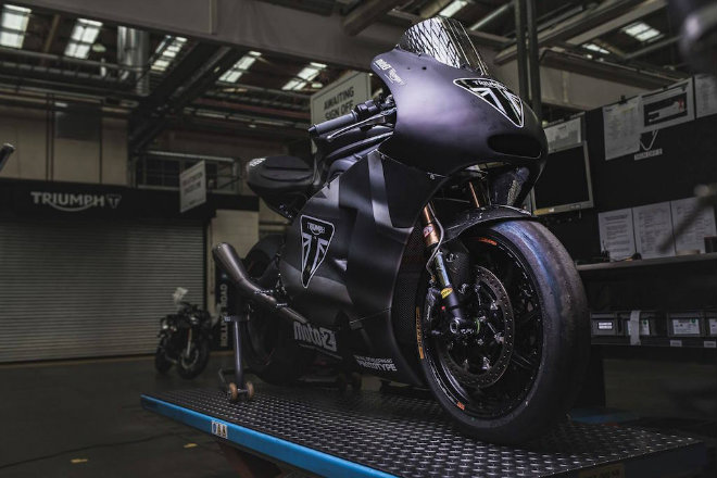 2019 Triumph 765 Moto2 lộ diện, Honda CBR600RR &#34;ăn no khói&#34; - 1