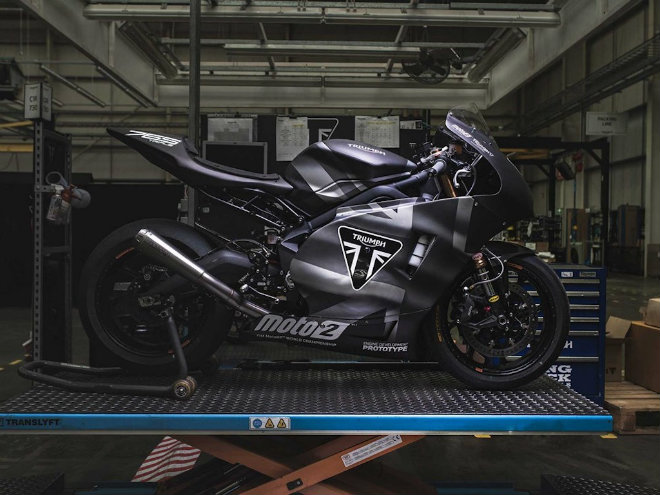 2019 Triumph 765 Moto2 lộ diện, Honda CBR600RR &#34;ăn no khói&#34; - 3