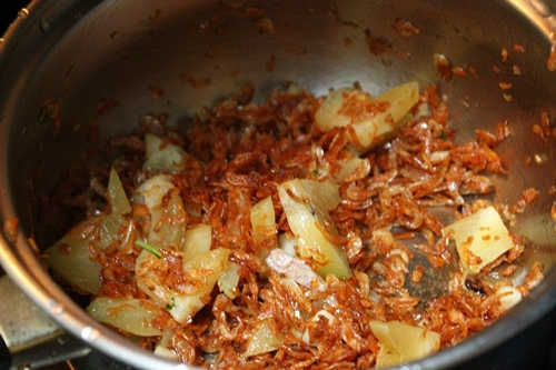 Cách làm món tép khô rang khế hao cơm ngày mưa - 5