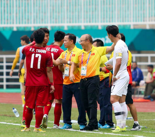 Son Heung Min nghe lén chiến thuật U23 VN: Thầy Park cao tay tóm gọn - 6