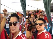 Ca nhạc - MTV - Hoàng Bách cùng &quot;rừng&quot; fan đỏ rực sang Indonesia cổ vũ U23 VN