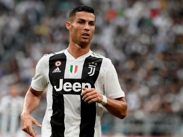 Ronaldo 0 bàn/2 trận: Chờ vua nước rút bùng nổ, Allegri cần học Zidane