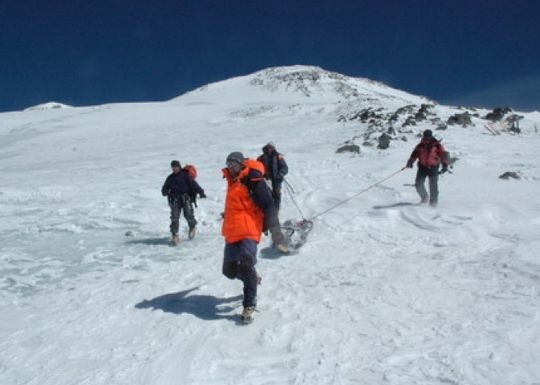 Kinh ngạc người leo núi Nga mất tích 31 năm thi thể vẫn còn nguyên vẹn - 1