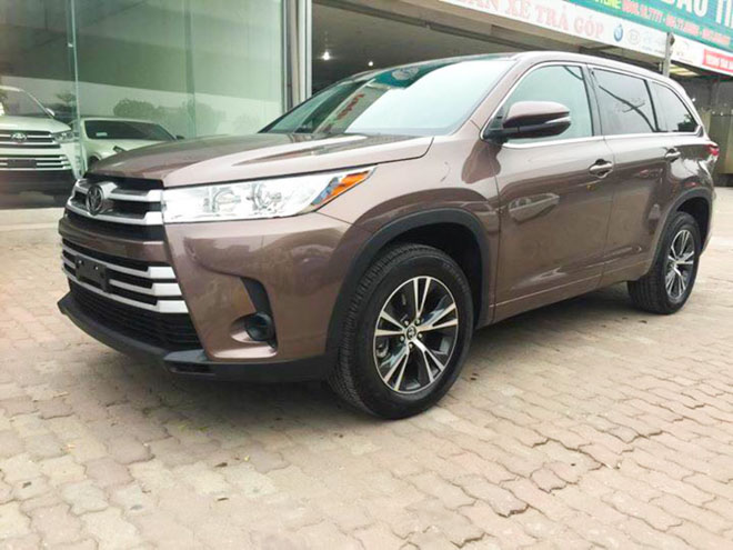 Toyota Highlander 2018 LE về Việt Nam với giá bán hơn 2,7 tỷ đồng - 2