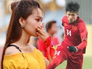 Phim - Bạn gái 'tin đồn' của Văn Đức U23 VN đỏ hoe mắt trên sân Hàng Đẫy