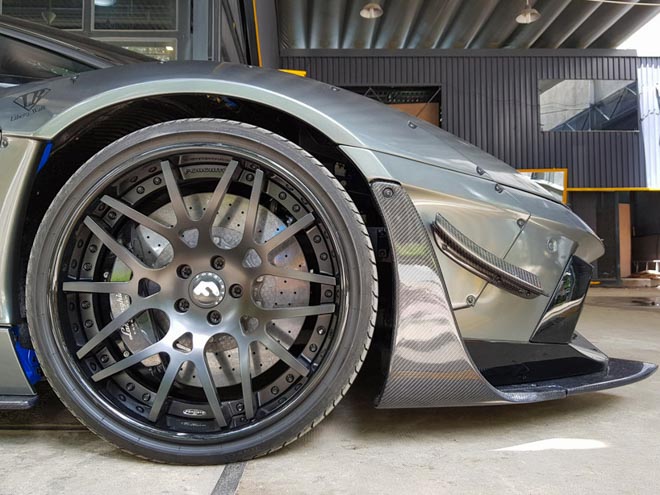 Lamborghini Aventador độ Liberty Walk đầu tiên tại Việt Nam - 4