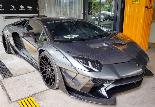 Lamborghini Aventador độ Liberty Walk đầu tiên tại Việt Nam - 1