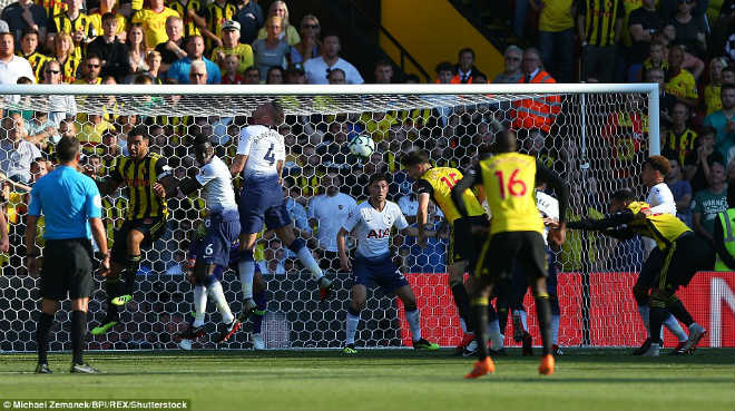 Watford - Tottenham: May mắn mở điểm, cái kết đắng ngắt - 1