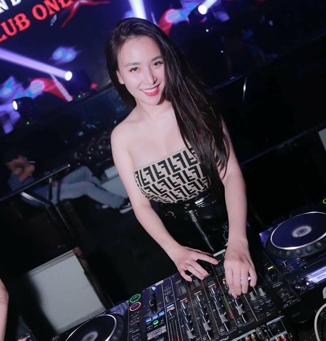 Trước khi đến với nghề DJ, Thanh Thảo trải qua nhiều công việc như dancer, MC, người mẫu...