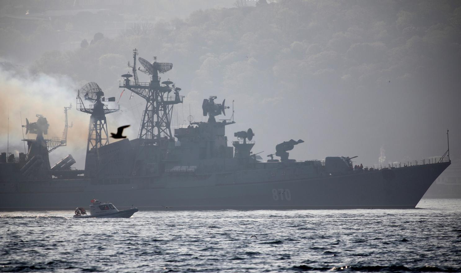 Vì sao Nga đưa dàn tàu chiến hùng hậu đến Syria lúc “nước sôi lửa bỏng”? - 1