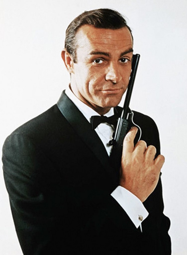 Sean Connery - chàng James Bond đầu tiên của màn ảnh rộng từng được đánh giá là người đàn ông hấp dẫn nhất hành tinh ở tuổi 59, do tạp chí People bình chọn.&nbsp;