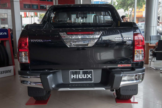 Toyota Hilux 2018: Đã &#34;ngon&#34; nay càng &#34;ngon&#34; hơn với 7 túi khí - 7