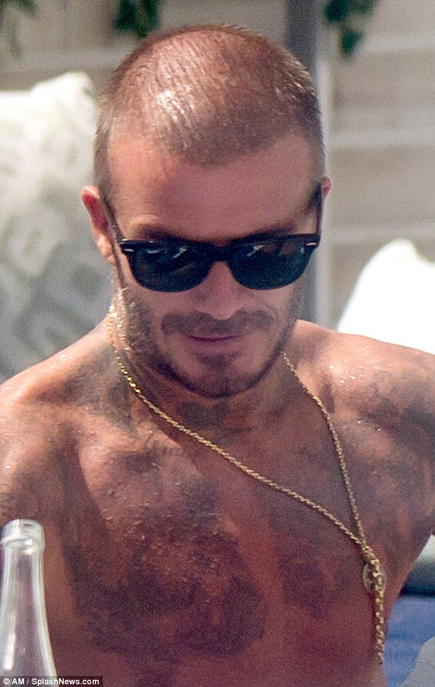 Phát hiện sự thật về mái tóc lơ thơ bị chê bai của David Beckham - 2