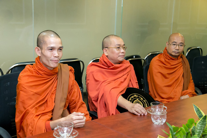 Kingdom: Doanh nghiệp Việt Nam hiếm hoi được ban tặng xá lợi Phật từ vị Tam Tạng thứ 7 của Myanmar - 1