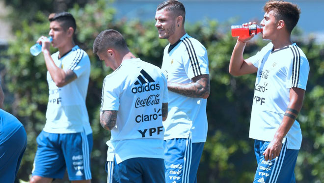 Bi kịch Dybala: Ra rìa vì quá giống Messi, dễ giã từ ở tuổi 25 - 1