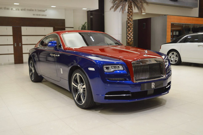 Siêu sang Rolls-Royce Wraith nổi bật với lớp sơn tương phản xanh đỏ - 1