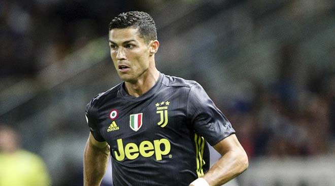 Ronaldo sút 23 ăn 0 vẫn là &#34;Vua&#34; săn bàn: Báo chí tôn vinh số 1 thế giới - 1