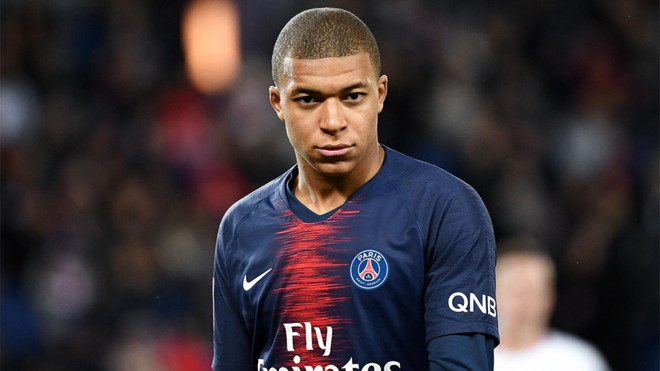 Mbappe 19 tuổi khiến cả thế giới nể phục: Messi và Ronaldo vẫn thua xa - 1