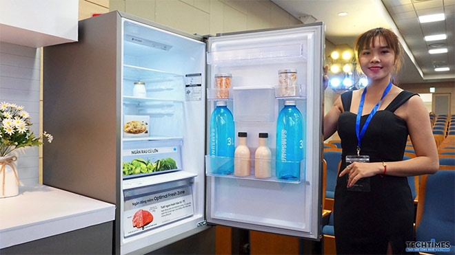 Đặt trước tủ lạnh ngăn đông dưới của Samsung, nhận ngay Galaxy J8 - 1