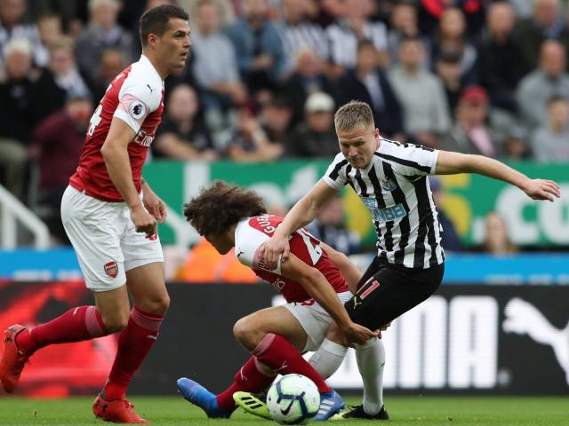 Newcastle - Arsenal: 9 phút bước ngoặt, vùng dậy phút bù giờ