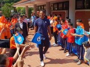 Bóng đá - Bất ngờ sao Man City Lescott xỏ giày thi đấu ở Hà Nội