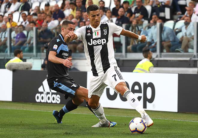 Juventus - Sassuolo: Chờ Ronaldo khai hỏa, “Bà đầm” vững bước - 1